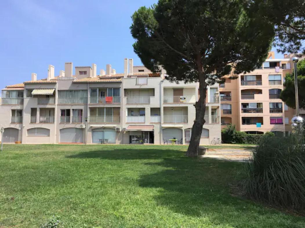 Appartement T2 Au Port De Canet-En-Roussillon - Proche De La Plage Et De L'Aquarium Oniria מראה חיצוני תמונה